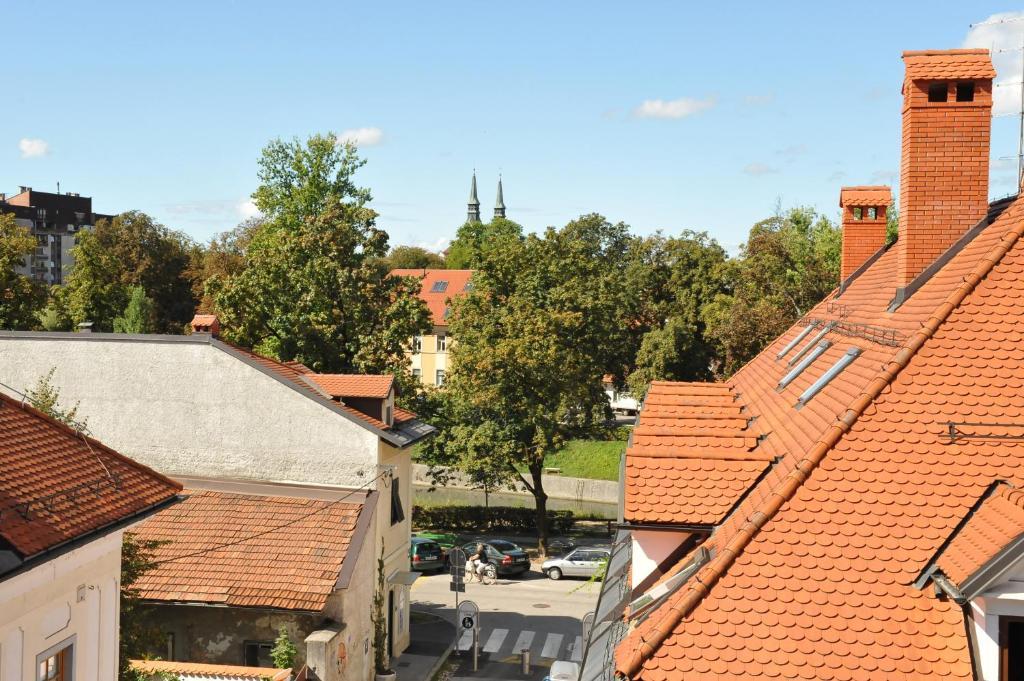 Spacious 2-Bedroom Apartment Zabjak With Ac Tour As Ljubljana Exterior photo