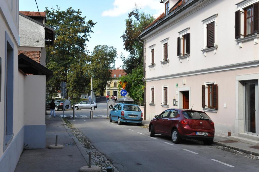 Spacious 2-Bedroom Apartment Zabjak With Ac Tour As Ljubljana Exterior photo